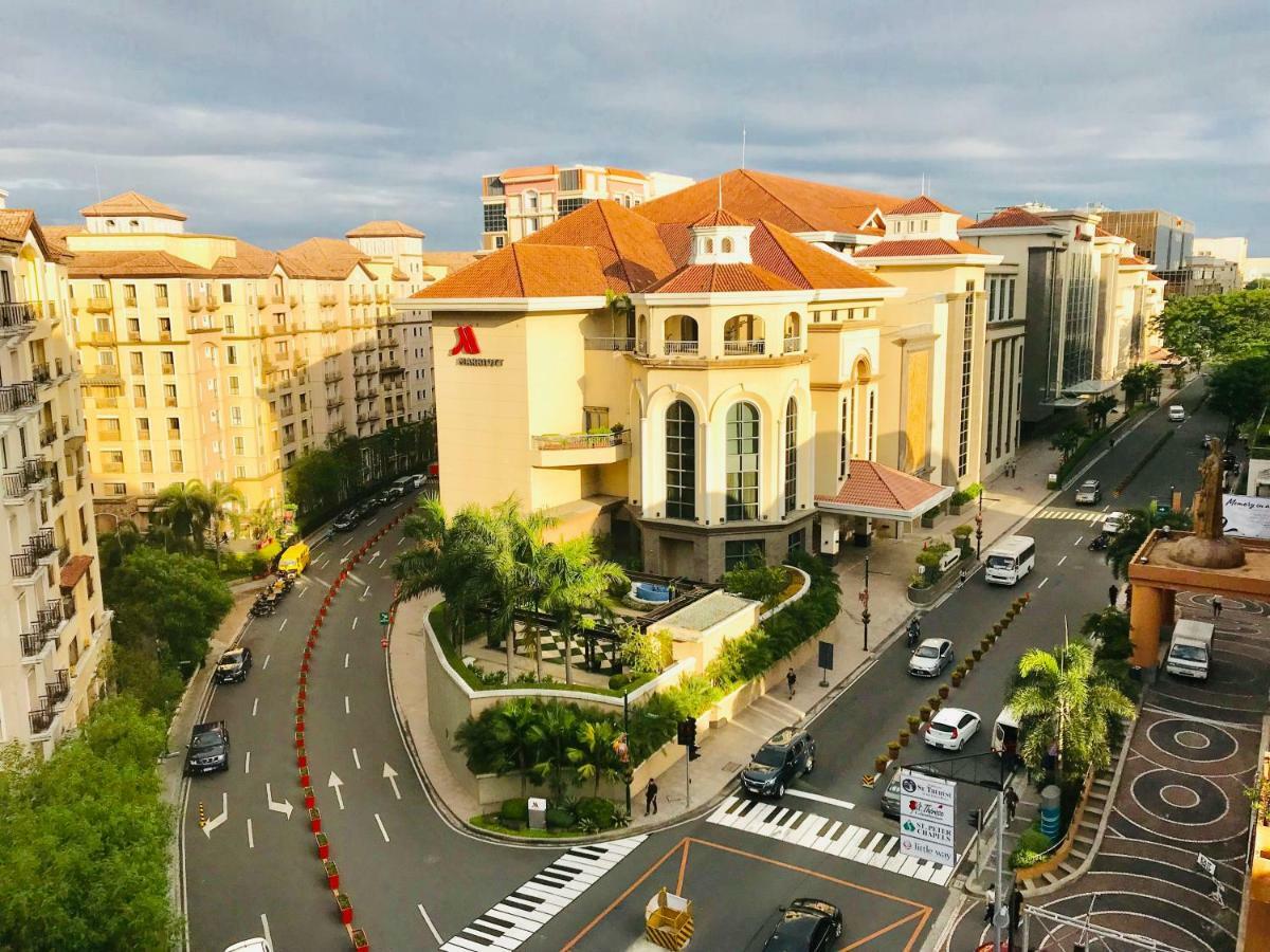 One Palm Tree Villas Across Naia-T3 Manilla Buitenkant foto