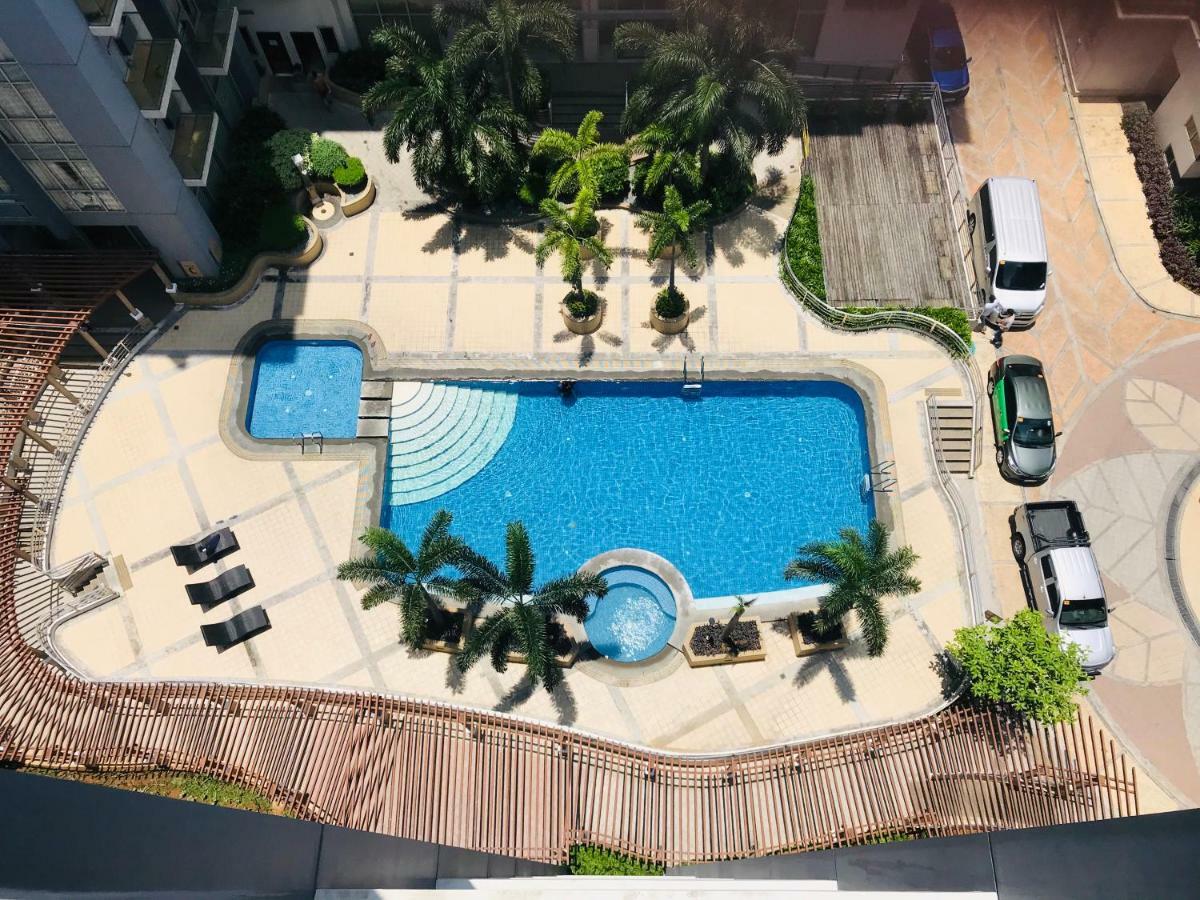 One Palm Tree Villas Across Naia-T3 Manilla Buitenkant foto